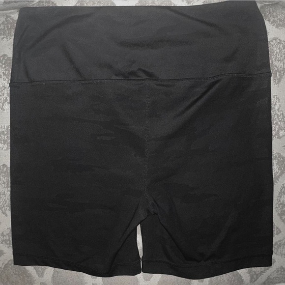 90 Degree By Reflex Black Camo Shorts - Picture 1 of 6